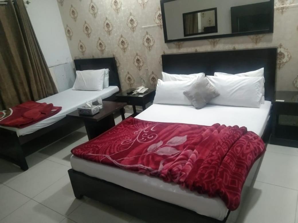 Hotel Silver Sand Мултан Екстер'єр фото